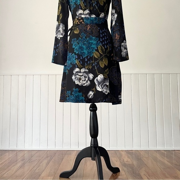 Everly Black Floral Long Sleeve Wrap Dress Size M - Picture 12 of 15